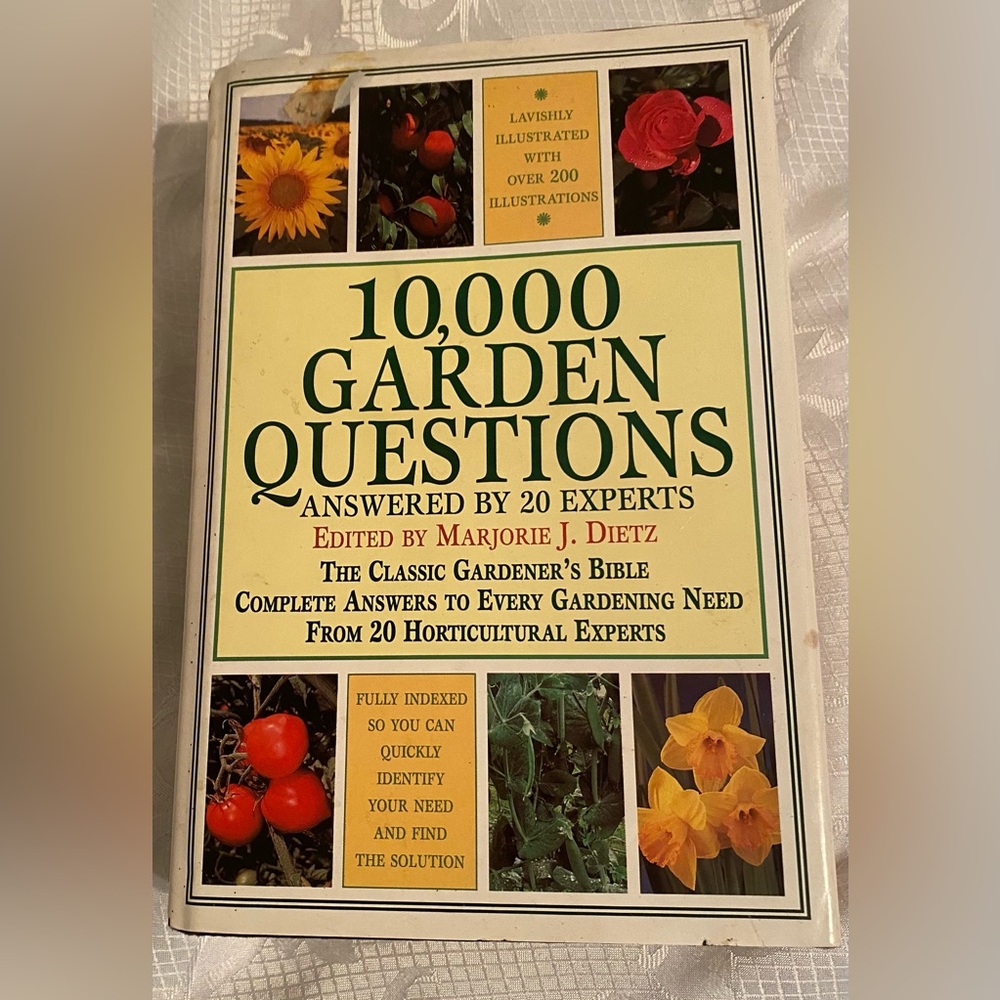 10,000 Garden Questions Book
